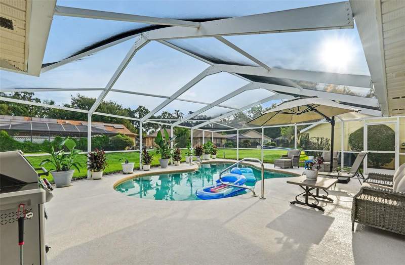 3 bedroom Single Family Residence at 37147 Foxrun Place, Silver Oaks, Zephyrhills — photo 3