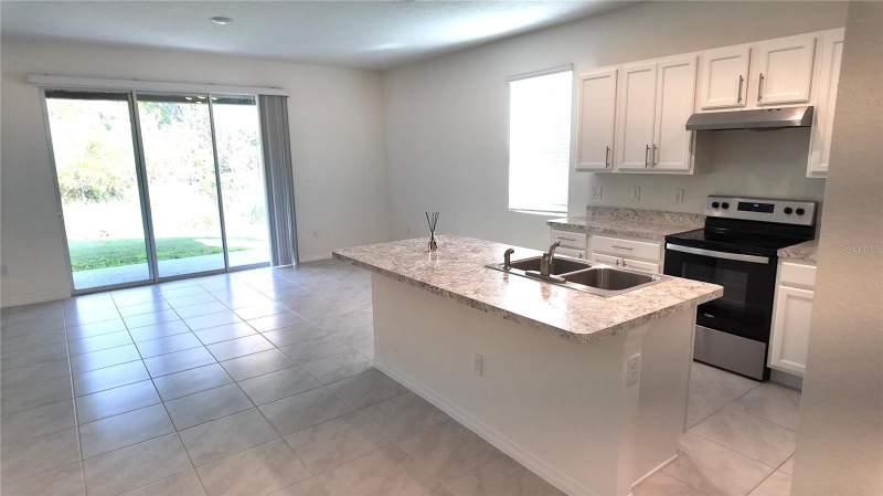 3 bedroom Townhouse at 1241 Yellow Finch Drive, Atria/Ridgewood Lakes, Davenport — photo 4