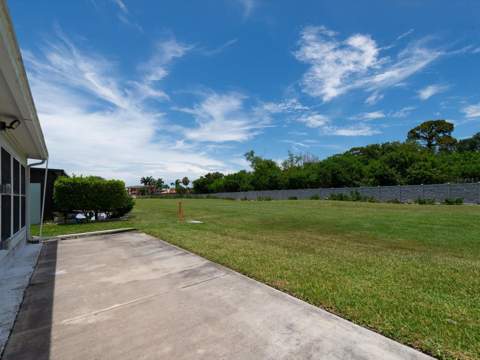 295 Boca Ciega Point Boulevard, St Petersburg FL - photo 20 of 54