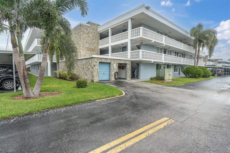 1 bedroom Condominium at 4715 Bay Street #330, Winston Park Northeast, St Petersburg — photo 3