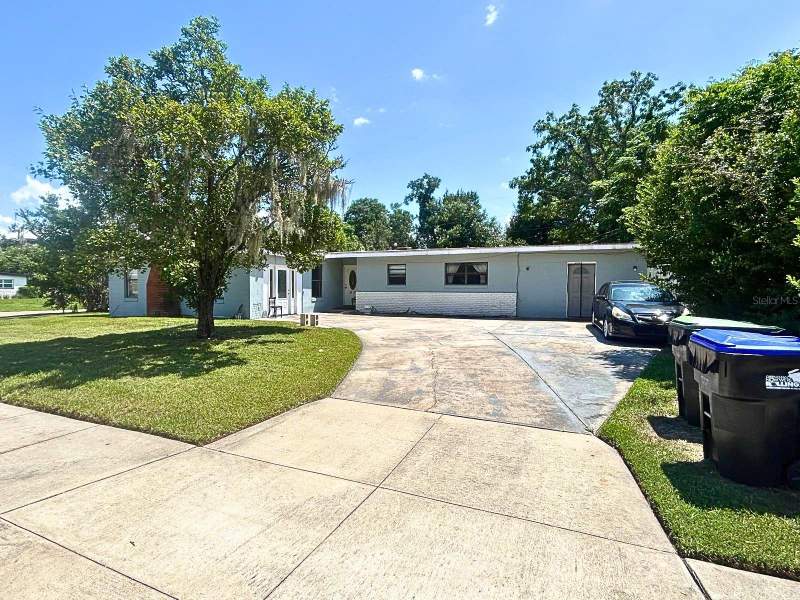 6233 OAKCREST CIRCLE home for sale in Pine Ridge Estates