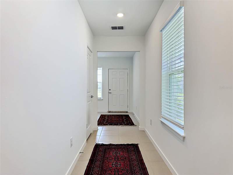 3 bedroom Single Family Residence at 6080 Jensen View Avenue, Waterset Wolf Creek Ph G1 And 30th St Ph G1, Apollo Beach — photo 4