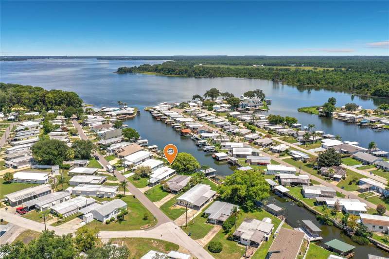 2 bedroom Mobile Home at 1521 Lakeview Drive, Tavares Mobile Home Estates, Tavares — photo 2