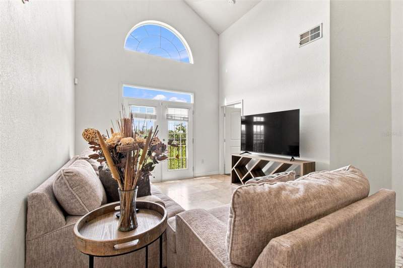 2 bedroom Condominium at 4221 W Spruce Street #2425, Villa Sonoma At International, Tampa — photo 3