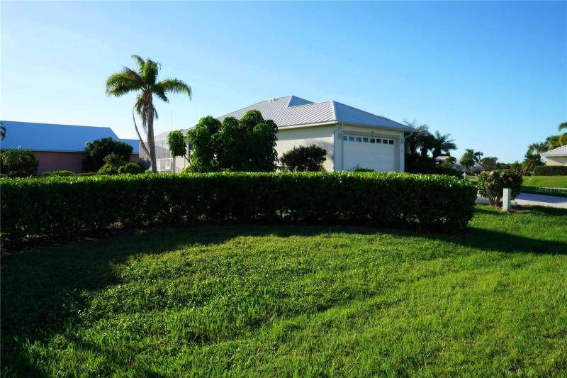3 bedroom Single Family Residence at 2 Windward Place, Cape Haze Windward, Placida — photo 2