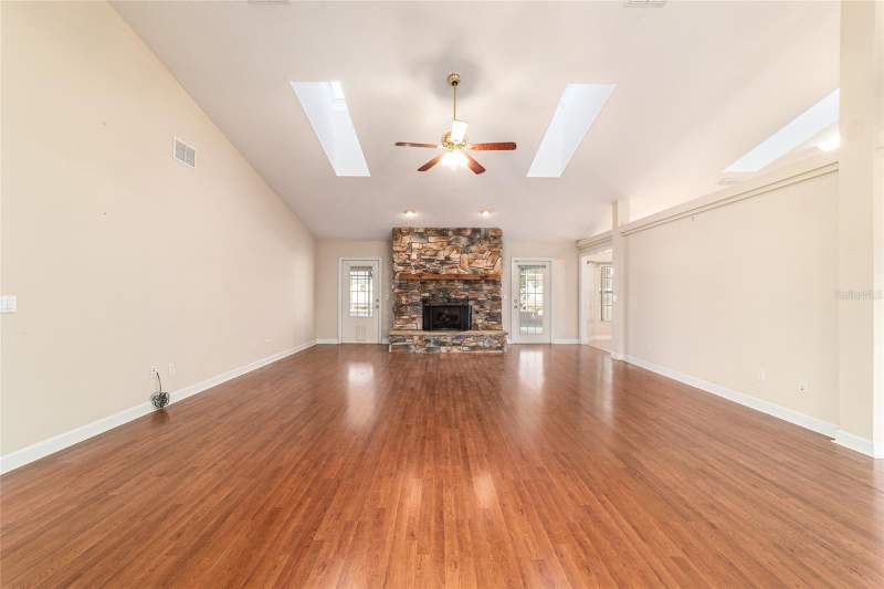 3 bedroom Single Family Residence at 9611 SW 45th Avenue, Kingsland Country Estate, Ocala — photo 5