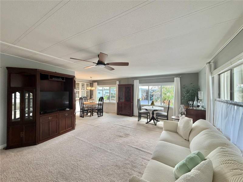2 bedroom Mobile Home at 101 Tamarisk Way, Hawthorne At Leesburg A Coop, Leesburg — photo 2