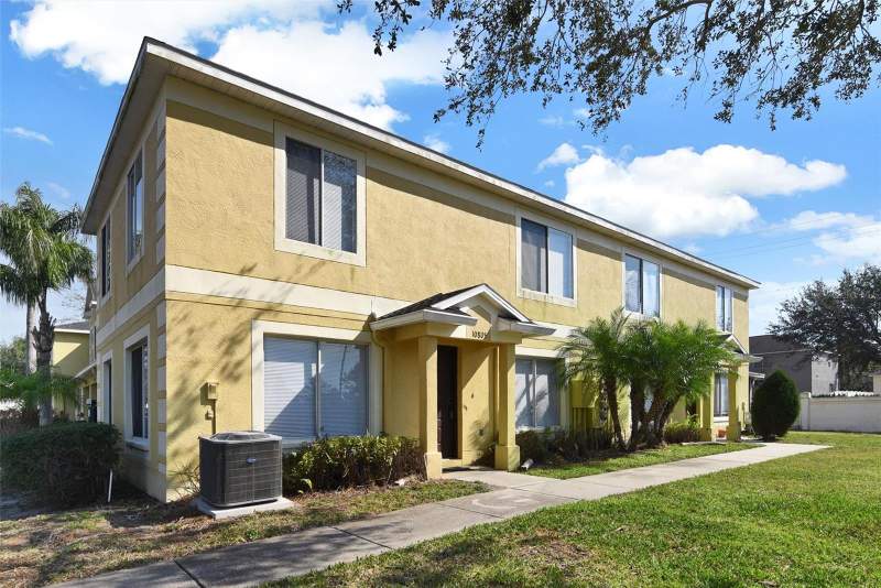 3 bedroom Townhouse at 10805 Keys Gate Drive, Summerfield Village 1 Tr 2, Riverview — photo 2