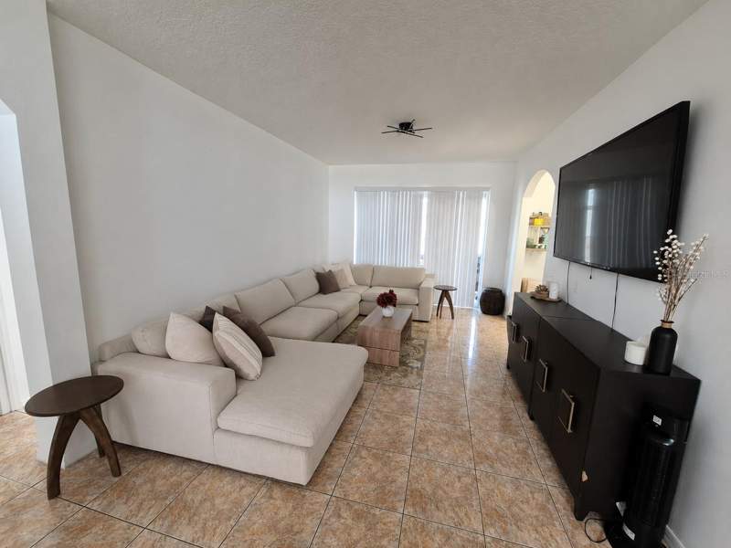 5 bedroom Single Family Residence at 560 Viceroy Court, Poinciana Village 2 Nbhd 3, Kissimmee — photo 5