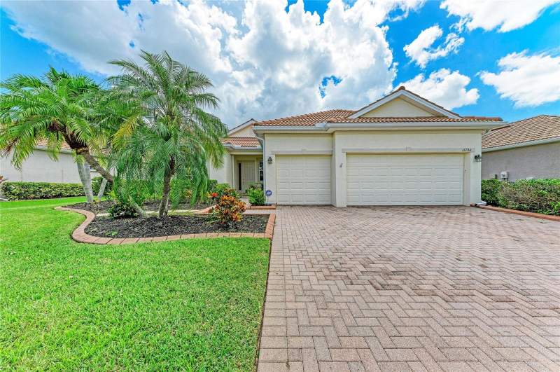 4 bedroom Single Family Residence at 11794 Granite Woods Loop, Stoneybrook At Venice, Venice — photo 2