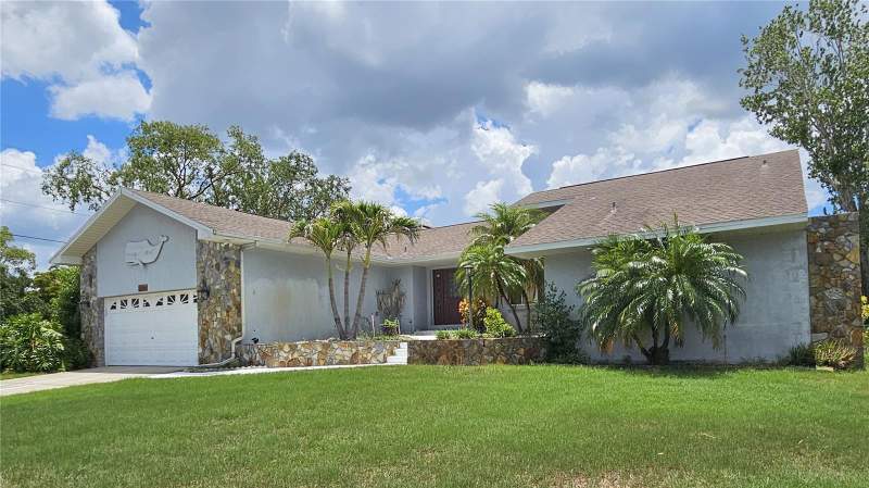 4 bedroom Single Family Residence at 2210 Bayou Drive, Baileys Bluff Estates, Holiday — photo 2