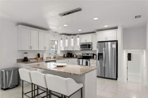 8702 Elmwood Lane, Tampa FL - photo 16 of 55