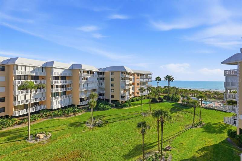Silver Sands Beach & Racquet Club