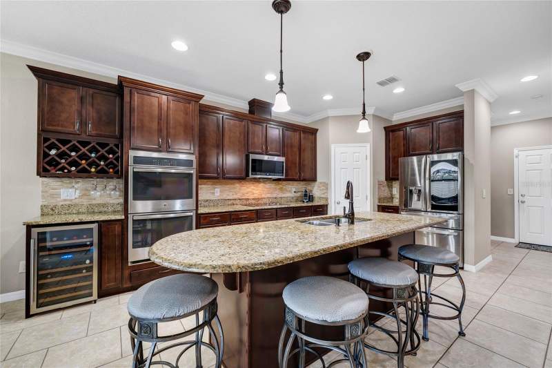 5 bedroom Single Family Residence at 10037 Leyburn Court, Savina Park, Orlando — photo 5