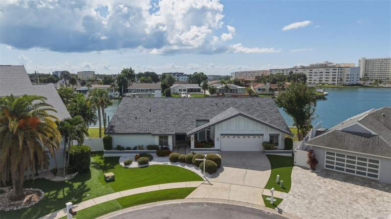 4 bedroom Single Family Residence at 5921 Seabird Drive, Skimmer Point Ph II, Gulfport — photo 2