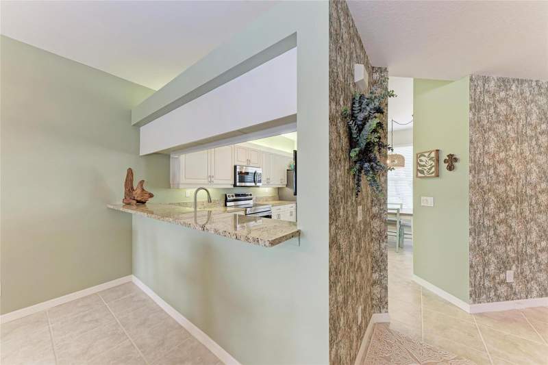 2 bedroom Condominium at 119 Woodbridge Drive #103, Fairway Glen St Andrews Park, Venice — photo 4