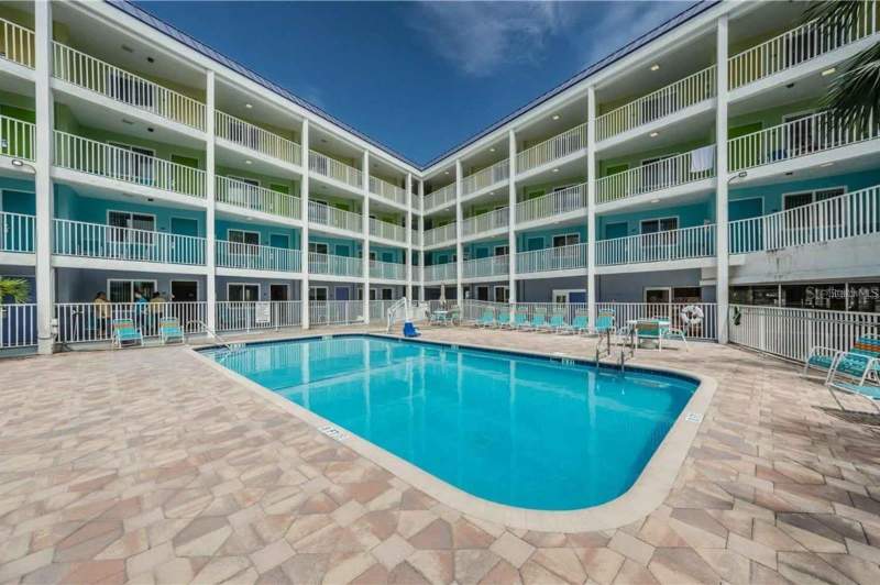 Pelican Pointe On
