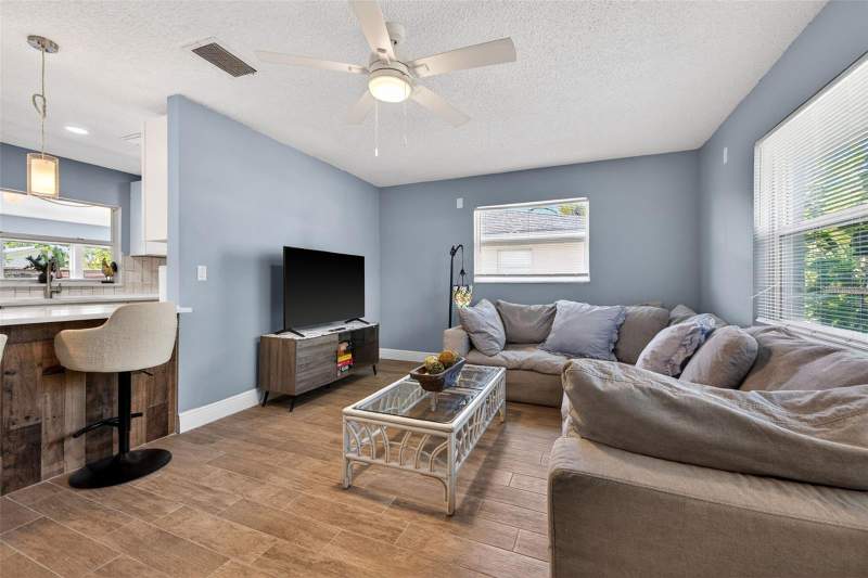 3 bedroom Single Family Residence at 5810 Venetian Boulevard, Shore Acres Denver St Rep Bayou Grande Sec, St Petersburg — photo 3