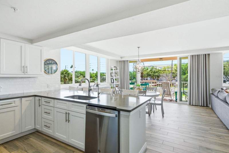 2 bedroom Condominium at 223 Island Way #2D, Island Way Towers Condo, Clearwater Beach — photo 4