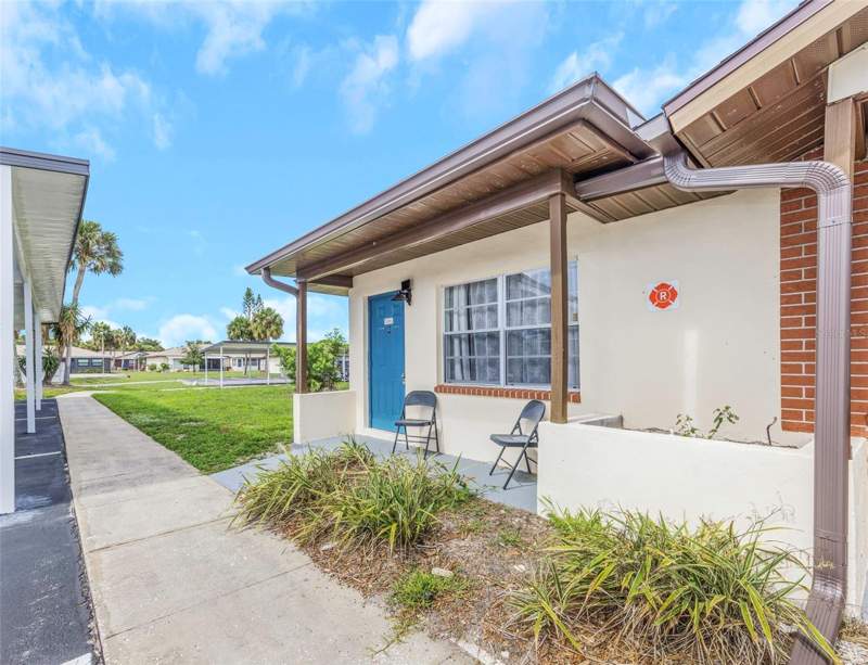 1 bedroom Villa at 24862 US Highway 19 N #2001, Hill Crest Villas, Clearwater — photo 3