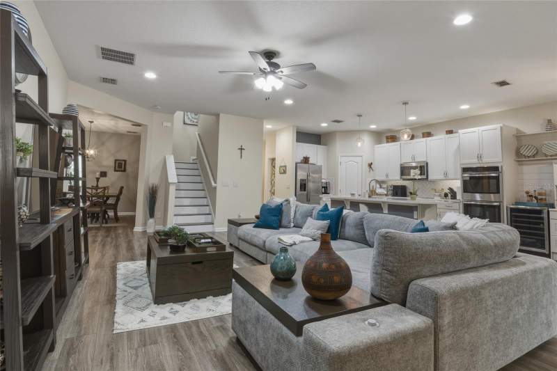5 bedroom Single Family Residence at 16742 Abbey Hill Court, John'S Lake Landing, Clermont — photo 3