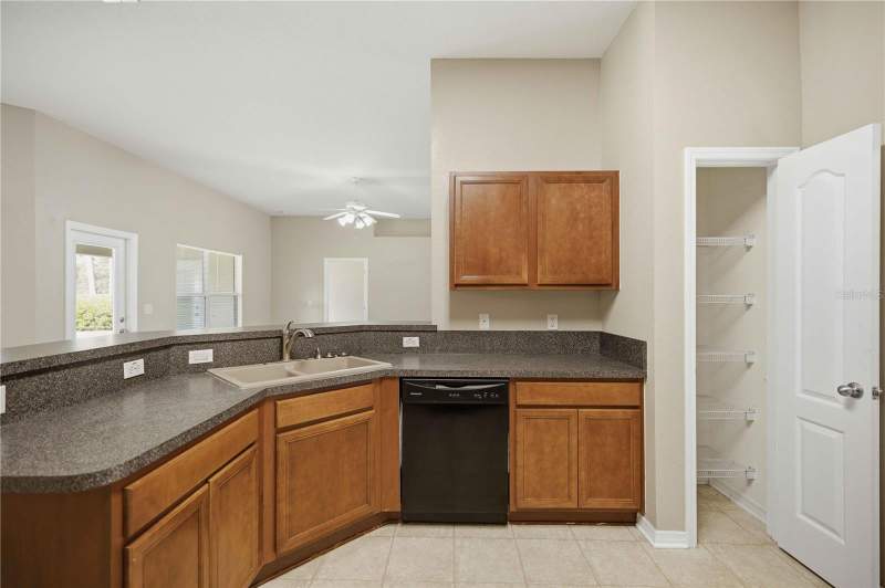 4 bedroom Single Family Residence at 334 Lake Drive, Lake Diamond Golf & Cc Ph 03, Ocala — photo 5