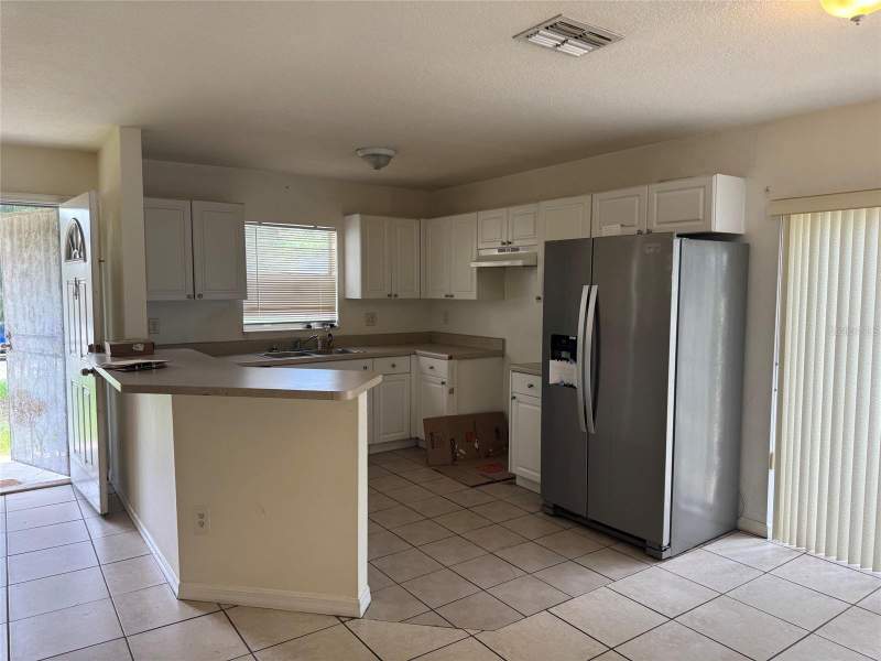 3 bedroom Single Family Residence at 2609 E Emma Street, Englewood, Tampa — photo 4