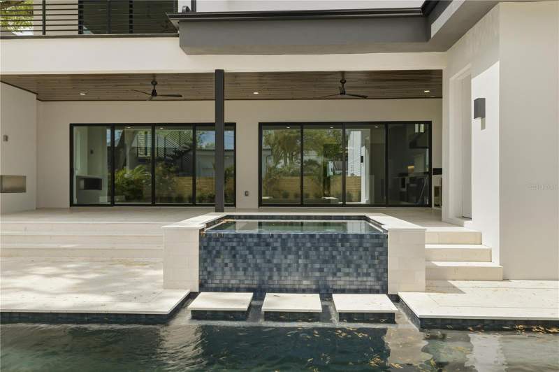 5 bedroom Single Family Residence at 2203 N Glenwood Avenue, Ridgewood Park, Tampa — photo 3