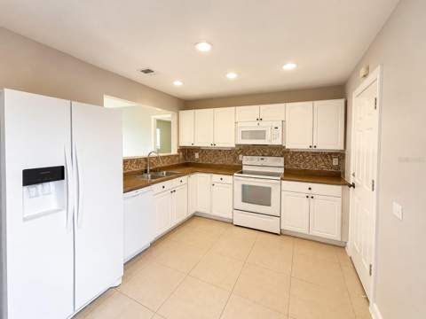 766 Maderia Court, Kissimmee FL - photo 10 of 19