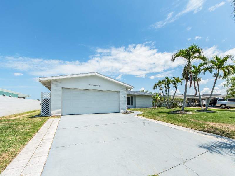 3 bedroom Single Family Residence at 720 115th Avenue, Isle Of Palms 2nd Add, Treasure Island — photo 3