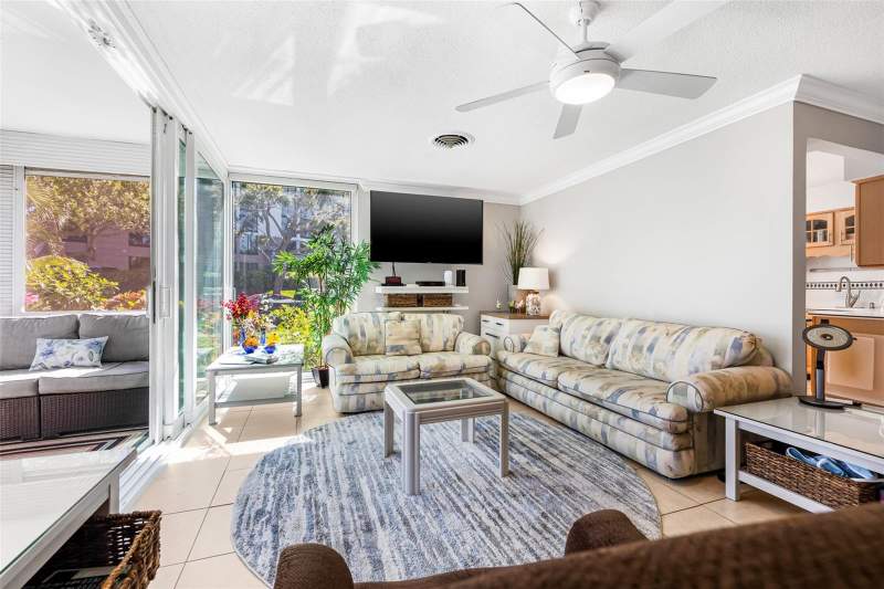 1 bedroom Condominium at 615 10th Avenue #1, Whispering Waters Condo, St Petersburg — photo 4