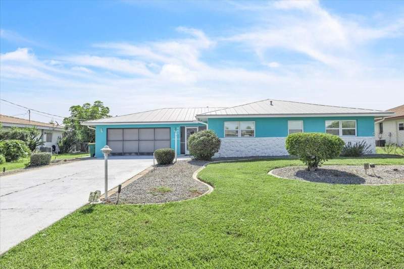 3 bedroom Single Family Residence at 441 W Tarpon Boulevard, Port Charlotte Sec 010, Port Charlotte — photo 4
