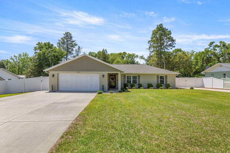 3 bedroom Single Family Residence at 20430 SW 80th Place Road, Rainbows End Estate, Dunnellon — photo 3