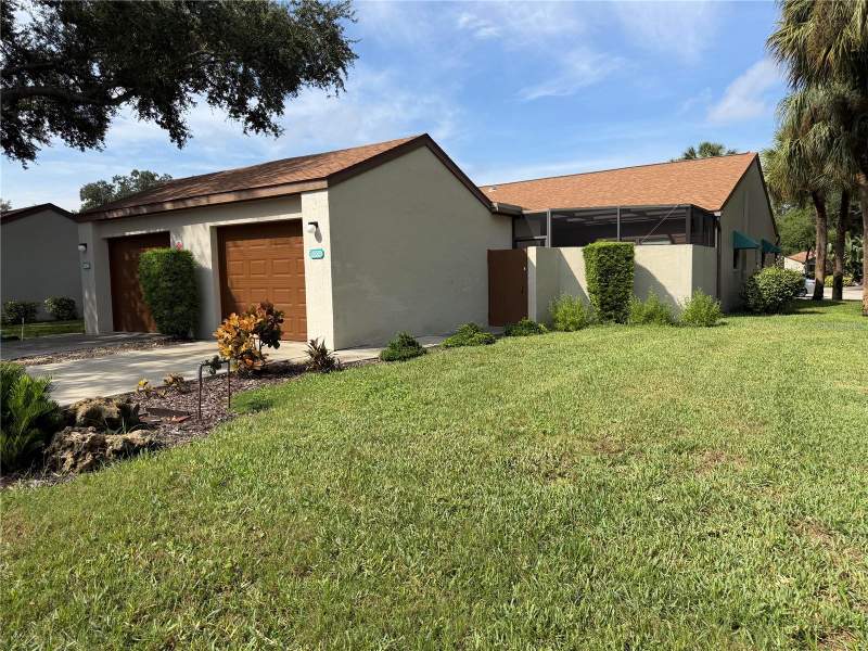 2 bedroom Villa at 2904 Oak Lane, Forty Three West Oaks II, Bradenton — photo 2