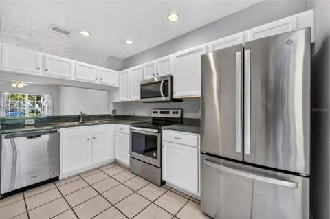 17403 Flatwoods Key Drive, Tampa FL - photo 12 of 44