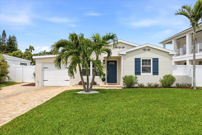 2 bedroom Single Family Residence at 105 3rd Street, Belleair Beach, Belleair Beach — photo 2