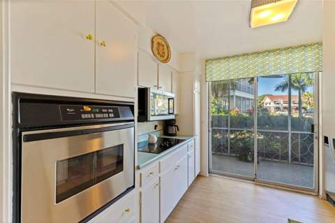 1036 North Shore Drive #1, St Petersburg FL - photo 10 of 38