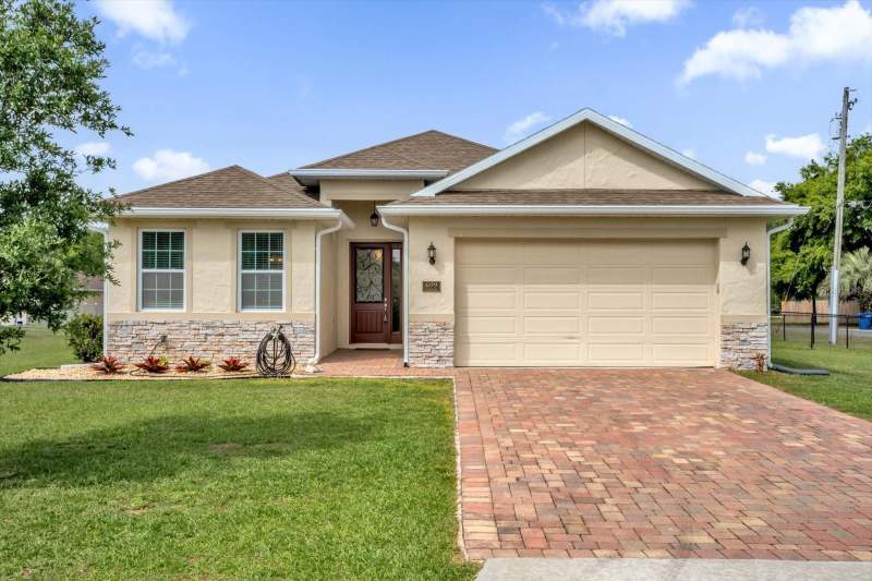 Howey Palm Gardens