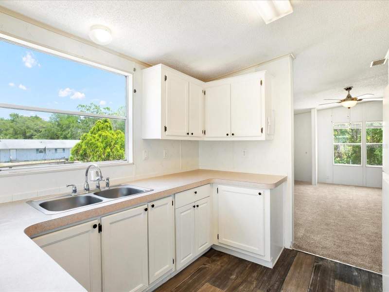 2 bedroom Manufactured Home at 7606 Detroit Avenue, Gulf Side Acres, Hudson — photo 4