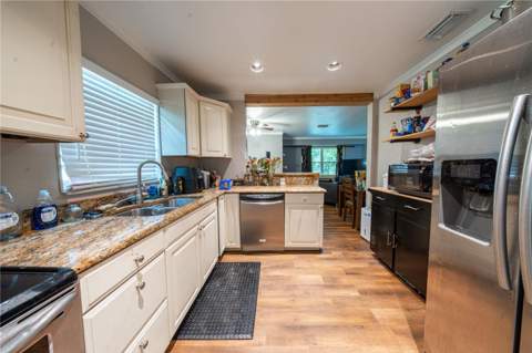 304 E Hydrangia Street, Tampa FL - photo 6 of 6
