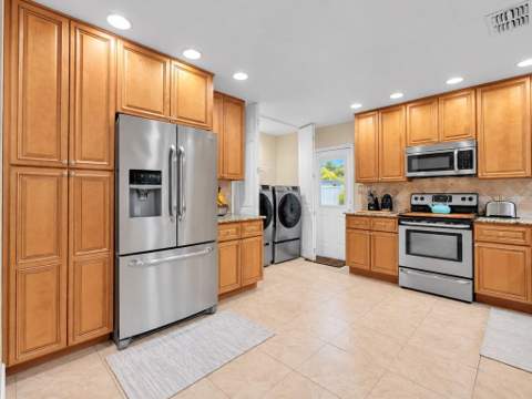 2429 Park Street, St Petersburg FL - photo 6 of 28