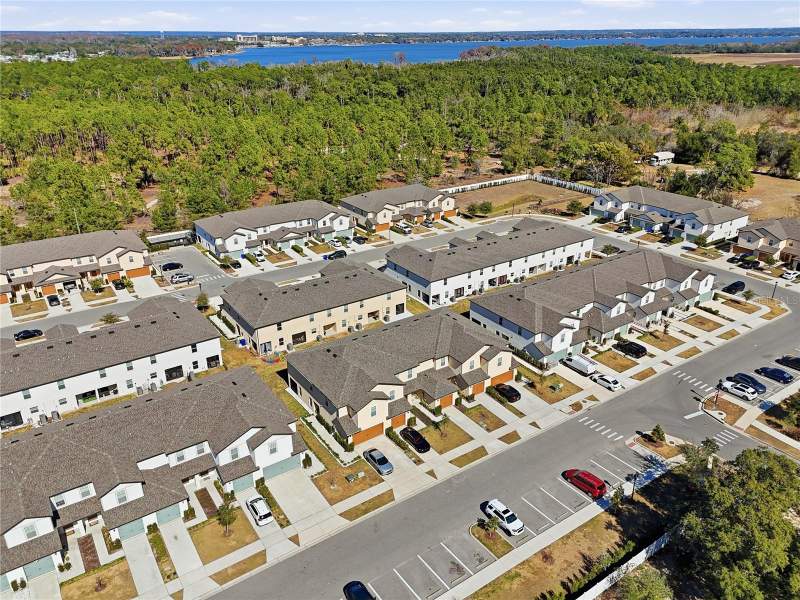 2 bedroom Townhouse at 1675 Wynford Circle, Hamlets/Tavares, Tavares — photo 5
