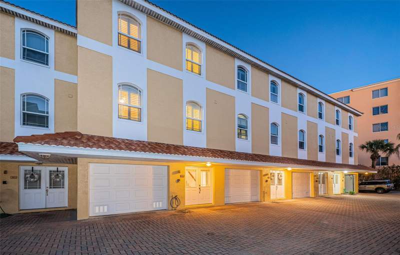 3 bedroom Townhouse at 11595 Gulf Boulevard #6, Entrada Condo, Treasure Island — photo 2