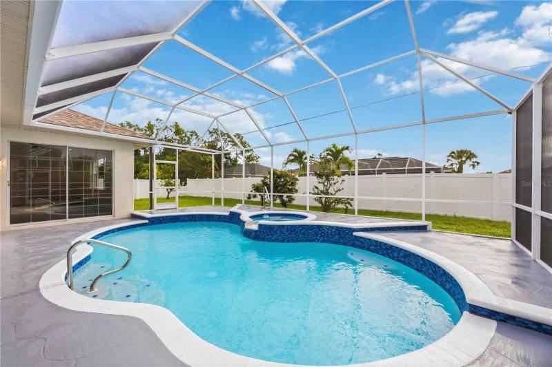 4 bedroom Single Family Residence at 316 Orlando Boulevard, Port Charlotte Sec 015, Port Charlotte — photo 3