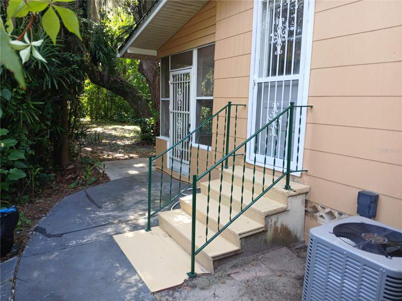 2 bedroom Single Family Residence at 2005 Jefferson Avenue, Bel-Air Sanford, Sanford — photo 3