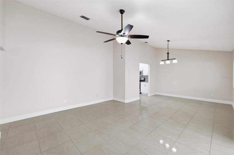 5 bedroom Single Family Residence at 11807 Nicklaus Circle, Fairway Village, Tampa — photo 4