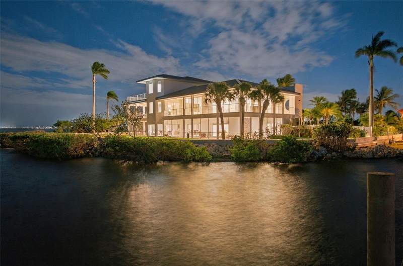 5 bedroom Single Family Residence at 5904 Riverview Lane, Bradley Shores, Bradenton — photo 5