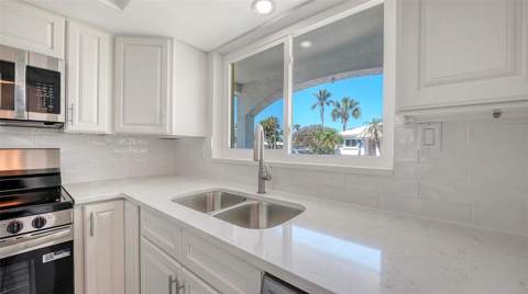 554 Spanish Drive, Longboat Key FL - photo 11 of 70
