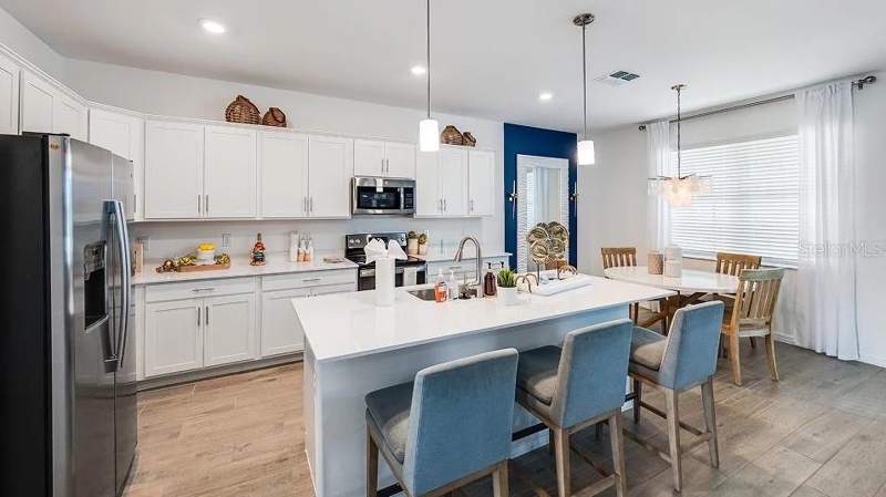 4 bedroom Single Family Residence at 3613 Ambersweet Crossing, Rye Ranch Ph Ia1 & Ia2, Parrish — photo 3