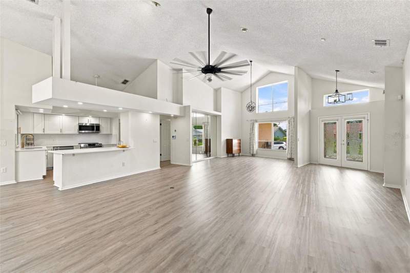 3 bedroom Single Family Residence at 13513 Woodside Drive, Millwood Village, Hudson — photo 4